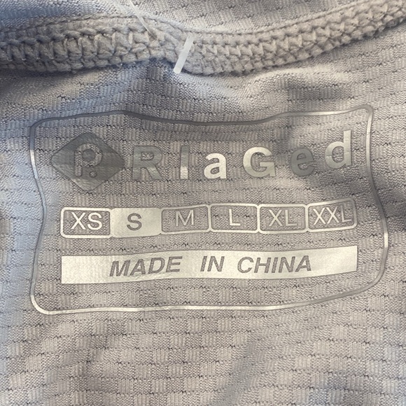 🎈RlaGed Women’s UPF 50+ Gray Shirt with Hood & Thumbholes, Size Small, NWT - Picture 9 of 11